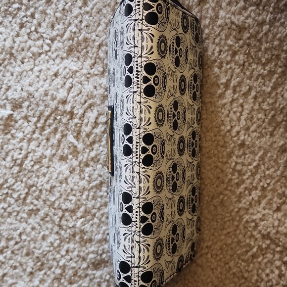 Loungefly Wallet New without tags - Picture 5 of 6